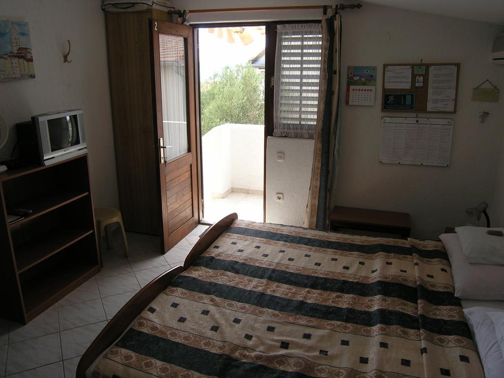 Apartmani Plach Đảo Krk Ngoại thất bức ảnh